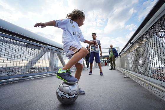 弗洛伦蒂诺若当选将1.5亿欧报价拜仁边锋奥利塞