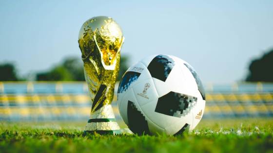 3-1！利物浦击溃热刺，索博世界杯“太帅了”，维尔茨遭球迷炮轰